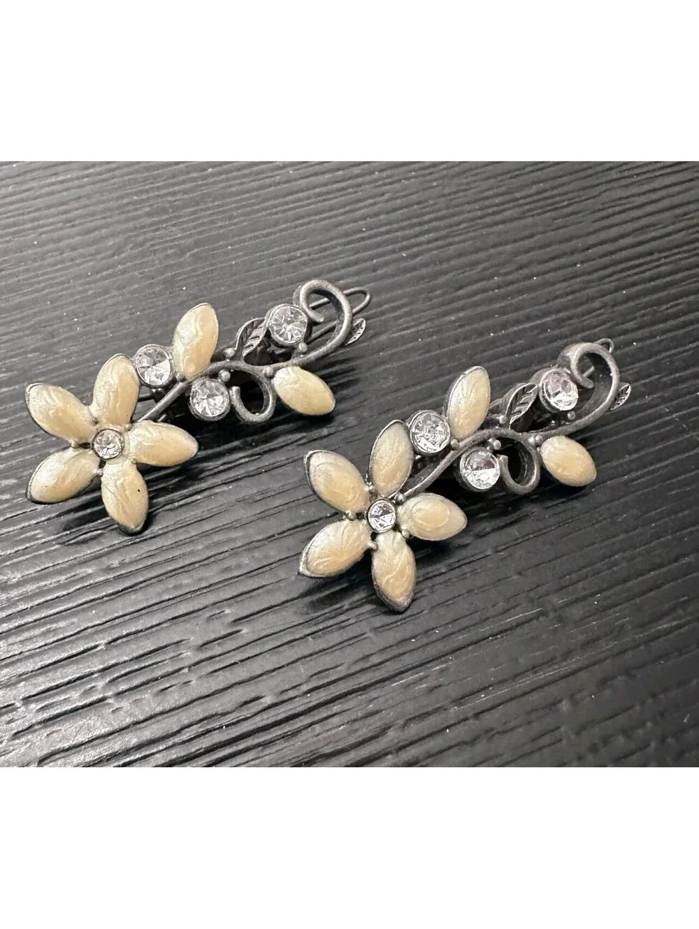 Lot Of 2 Vintage Goody Silver Tone Hair Clips Floral Faux Pearl EUC
